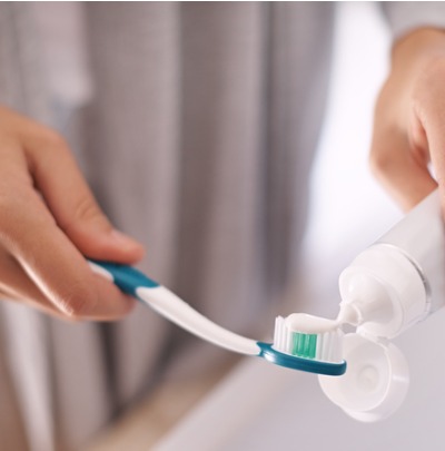 Should you Use Fluoridated or Non-Fluoridated Toothpaste?