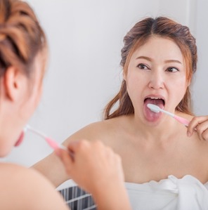 Should I Clean My Tongue When Brushing?