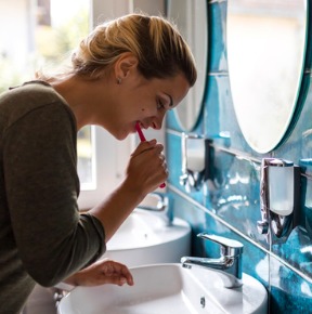 Should you Rinse After Brushing - Debunking the Myths